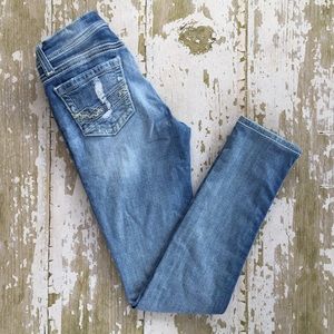 ✨Buckle Stella strait leg jeans✨